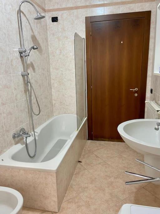 Vicolo Chiodo 9 Appartement Verona Buitenkant foto